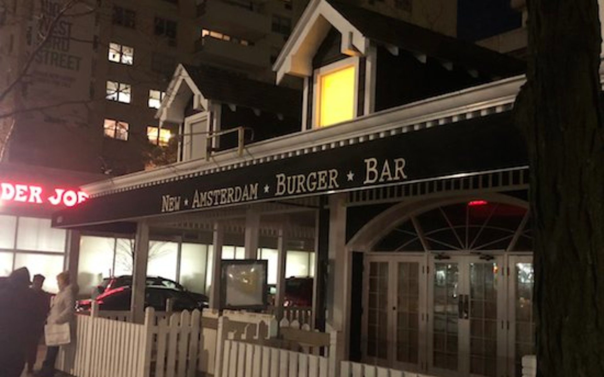 New Amsterdam Burger Bar Opens On The Upper West Side!