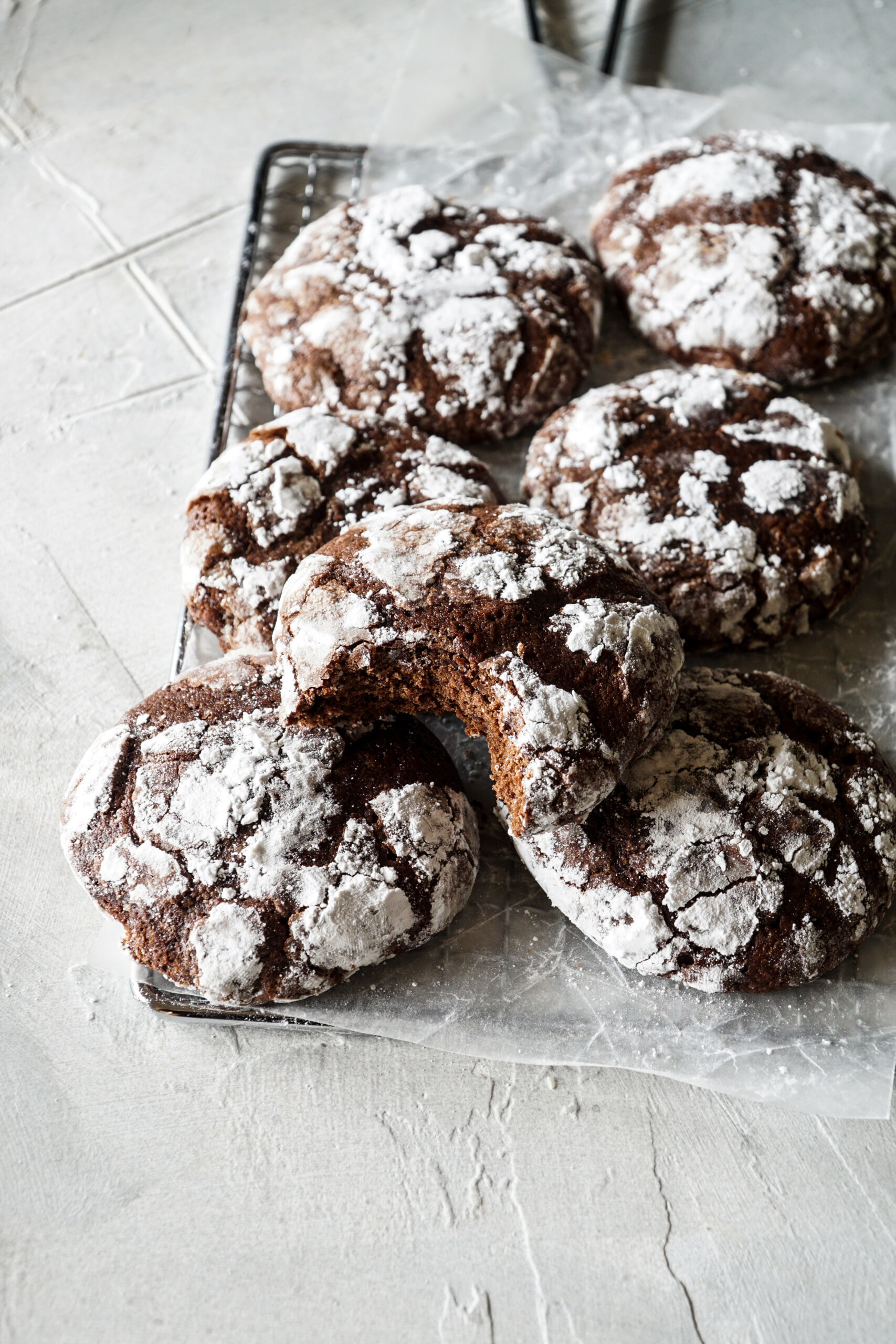 Passover Crinkle Cookies by Sara Goldstein|@tomatoes_tomahtos