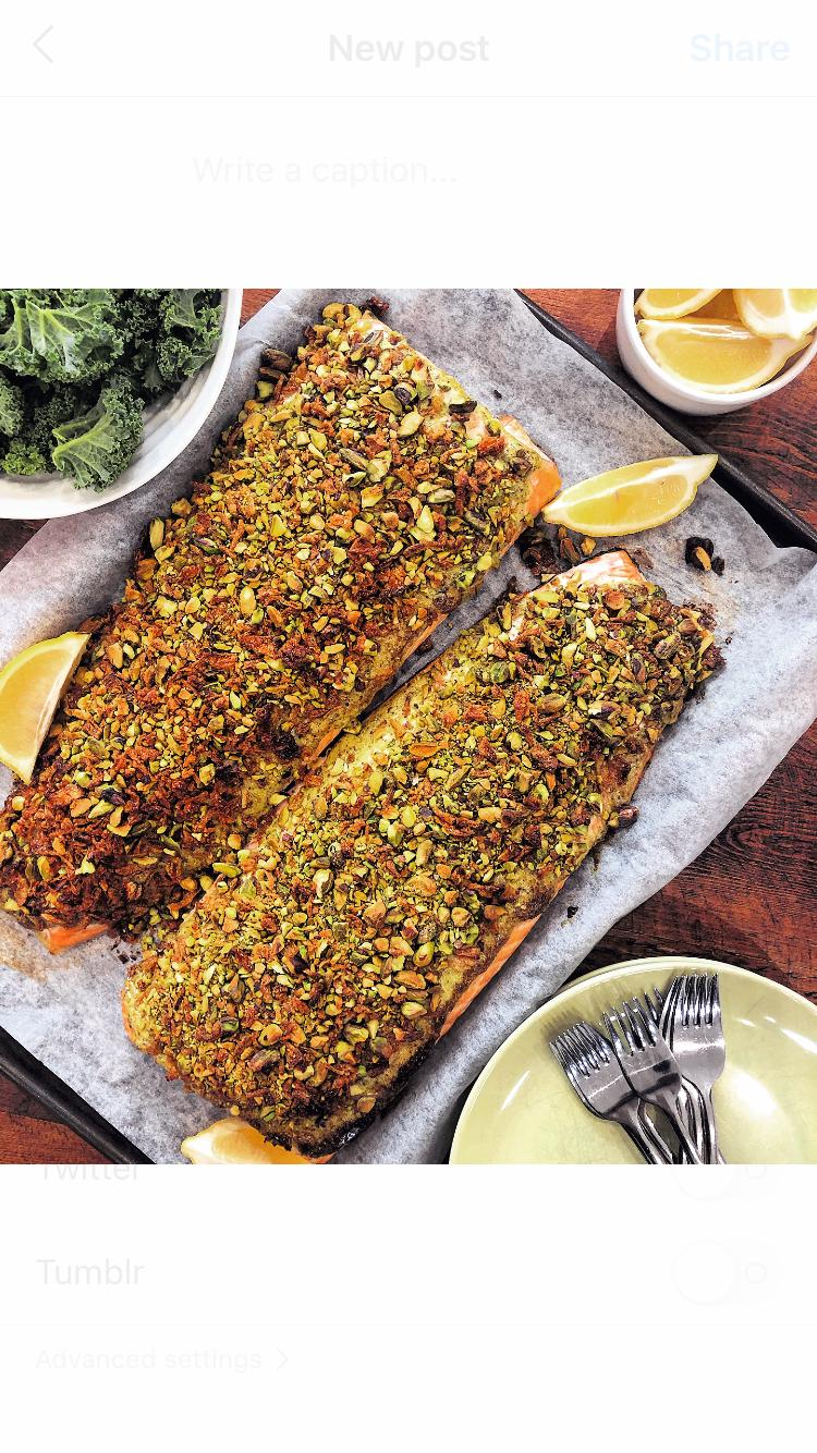Salmon with Za’atar sauce, crushed pistachio and crispy fried onions by Judith Bloom|@foodbyjude